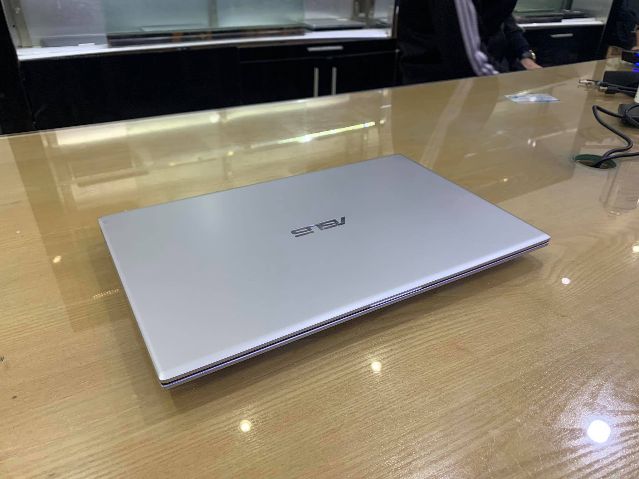 Laptop ASUS VivoBook 15 A512-1.jpg